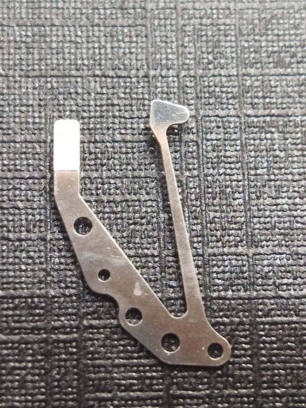 Seiko Part. 389 004 Sitting lever Axel Spring Cal. 0139A (1pc