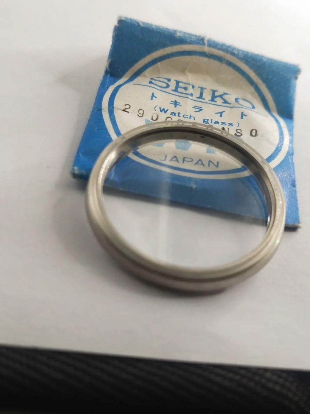 New Old Stok original Seiko glass 290G05GNS