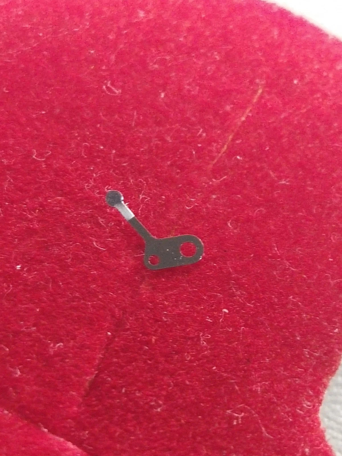 NOS Seiko Parts 560 004 /1pc