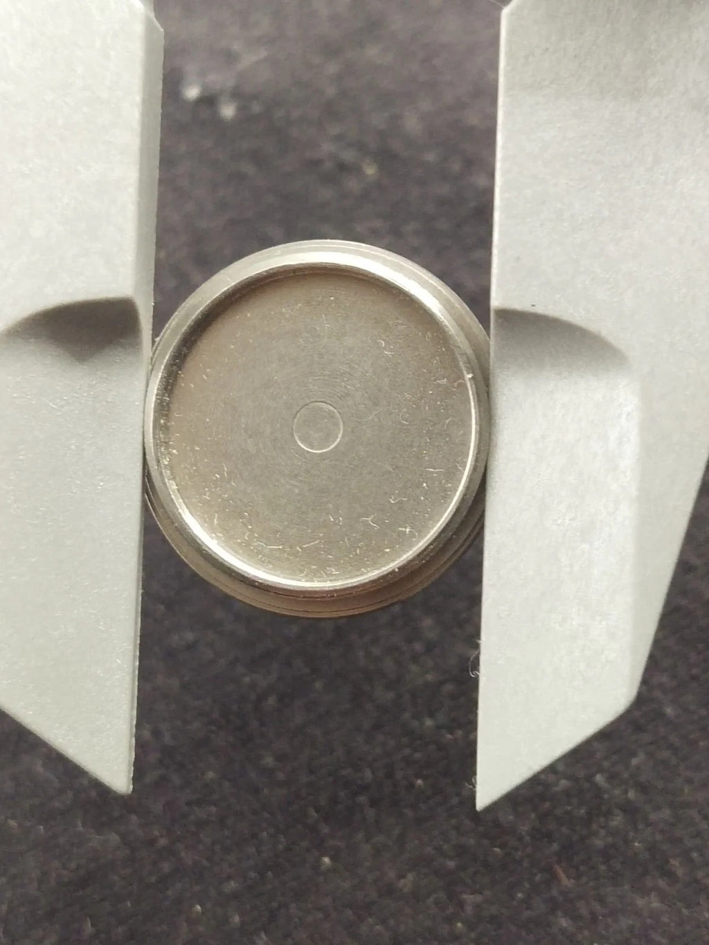 NOS Seiko Part . 8359 1899 Battery Hatch Cover