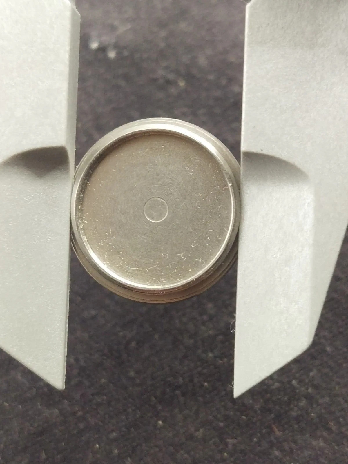 NOS Seiko Part . 8359 1899 Battery Hatch Cover