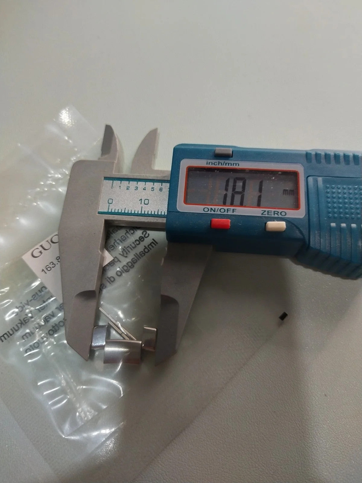 GUCCI Original / Link Steel color / Part No. 163.8505.2 S / 18m.m