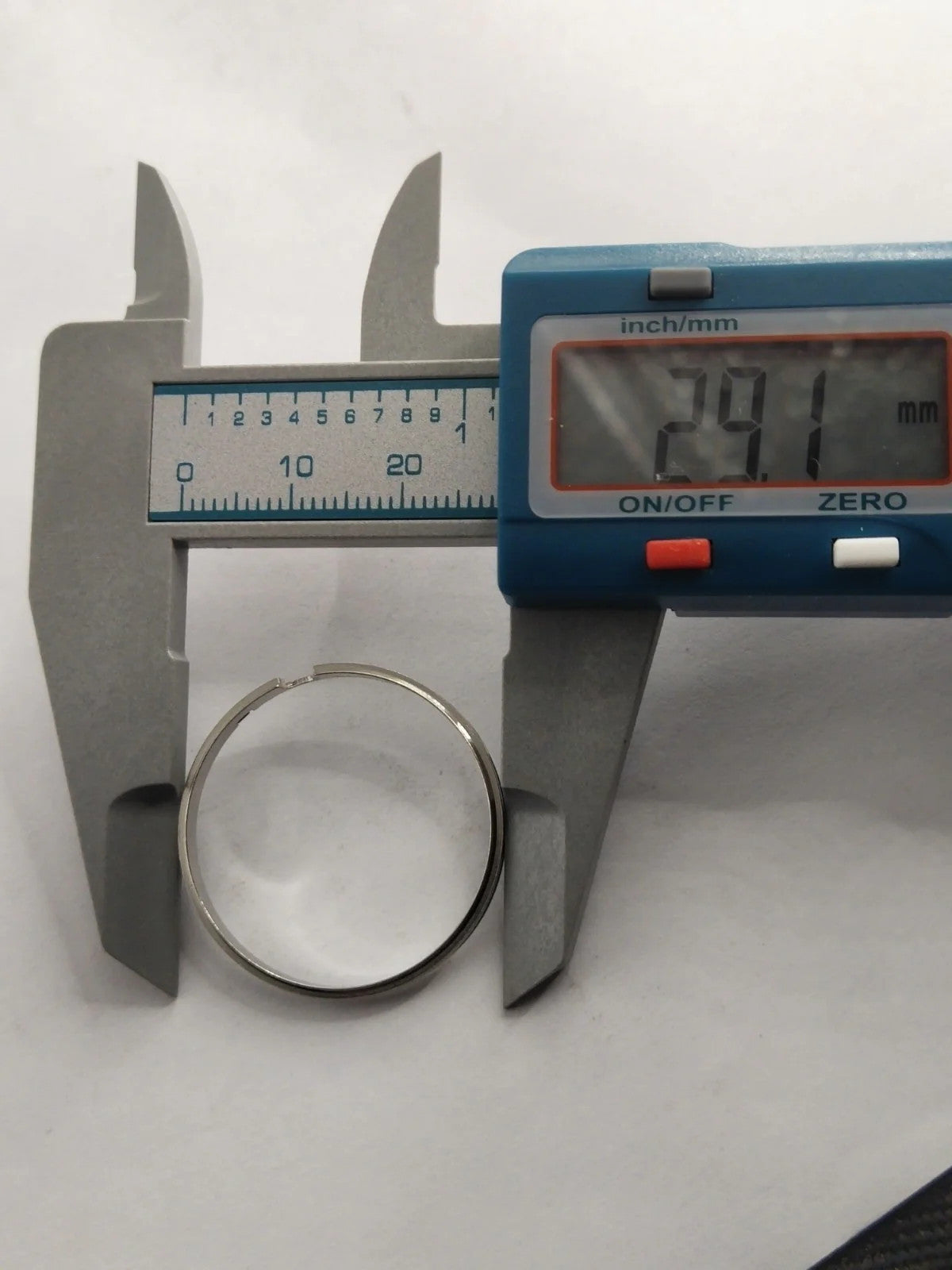 NOS Seiko Part . 8310 8865 / Case Ring