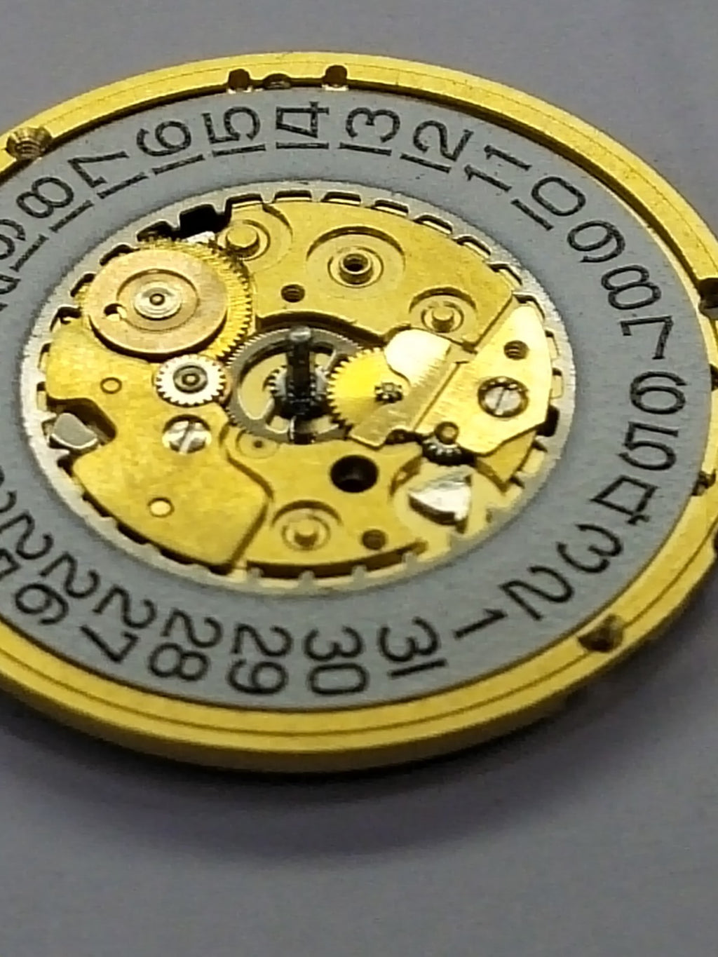 ETA 255 441 movement / 2 hands / date 3/4 clock /The Long minute wheel/Full work