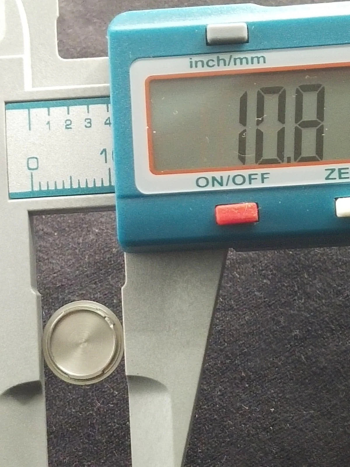 NOS Seiko Part . 8359 2119 Battery Hatch Cover