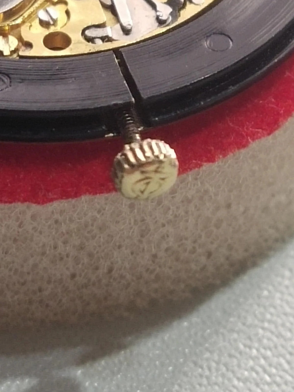 movement/ Dial seashll BAUME MERCIER ETA 210 001/ Corona/ hands Full work /used