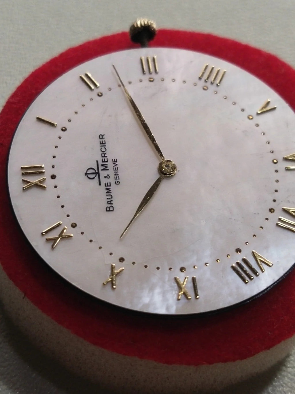 movement/ Dial seashll BAUME MERCIER ETA 210 001/ Corona/ hands Full work /used