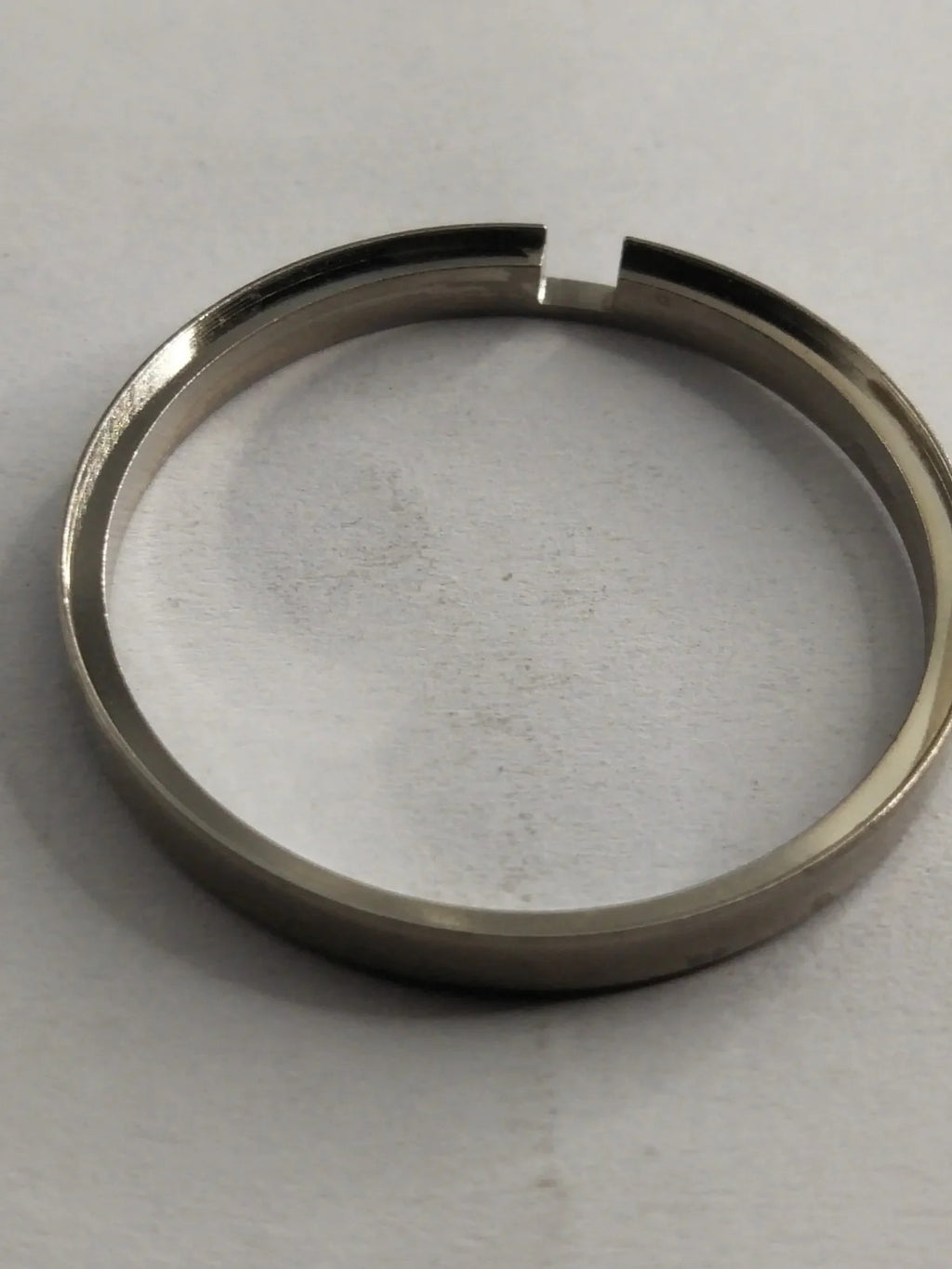 NOS Seiko Part . 8310 8421 / Case Ring