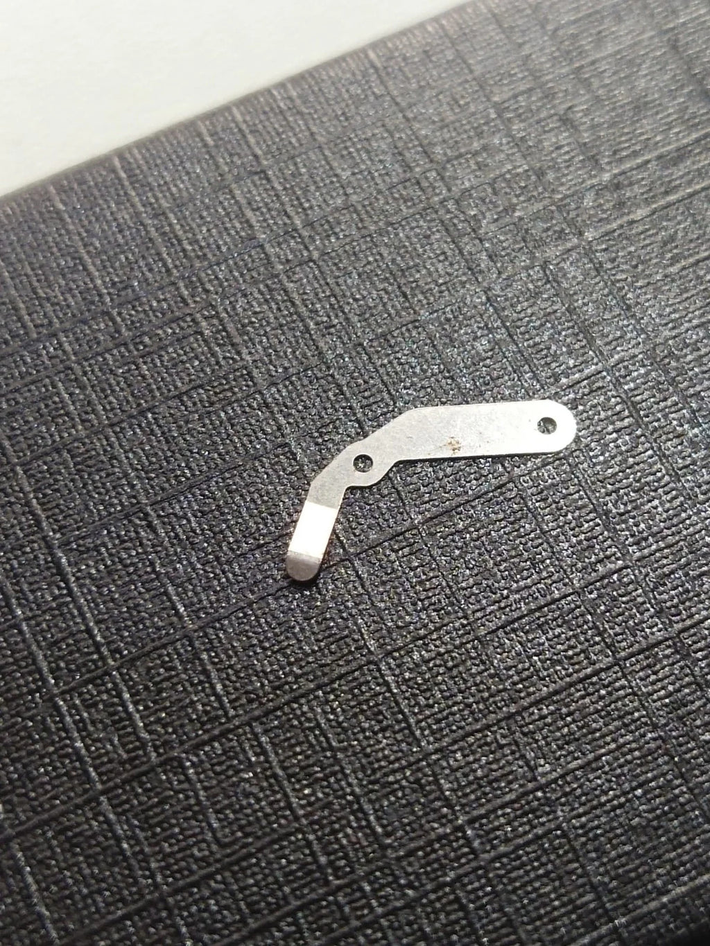 Seiko Part. 389 220 Sitting lever Axel Spring Cal. 2205A (1pc