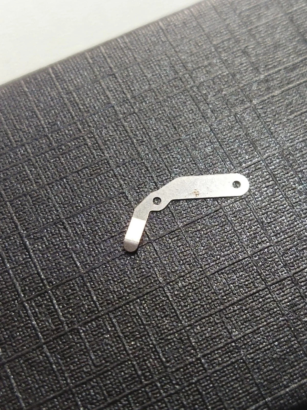 Seiko Part. 389 220 Sitting lever Axel Spring Cal. 2205A (1pc