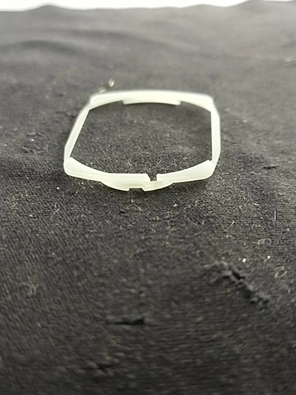 NOS Seiko Part . 8609 0590 / Holdingring For gasket