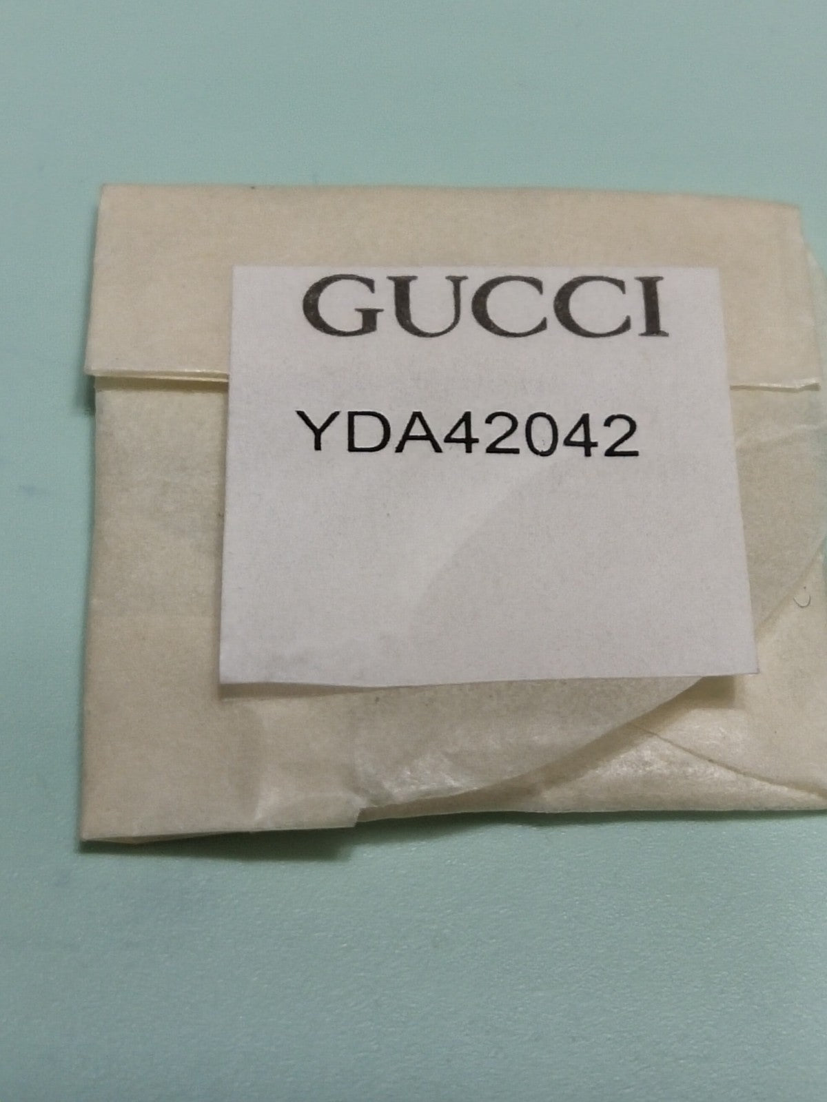 GUCCI Original /Sapphire Crystal / Part No. YDA 42042
