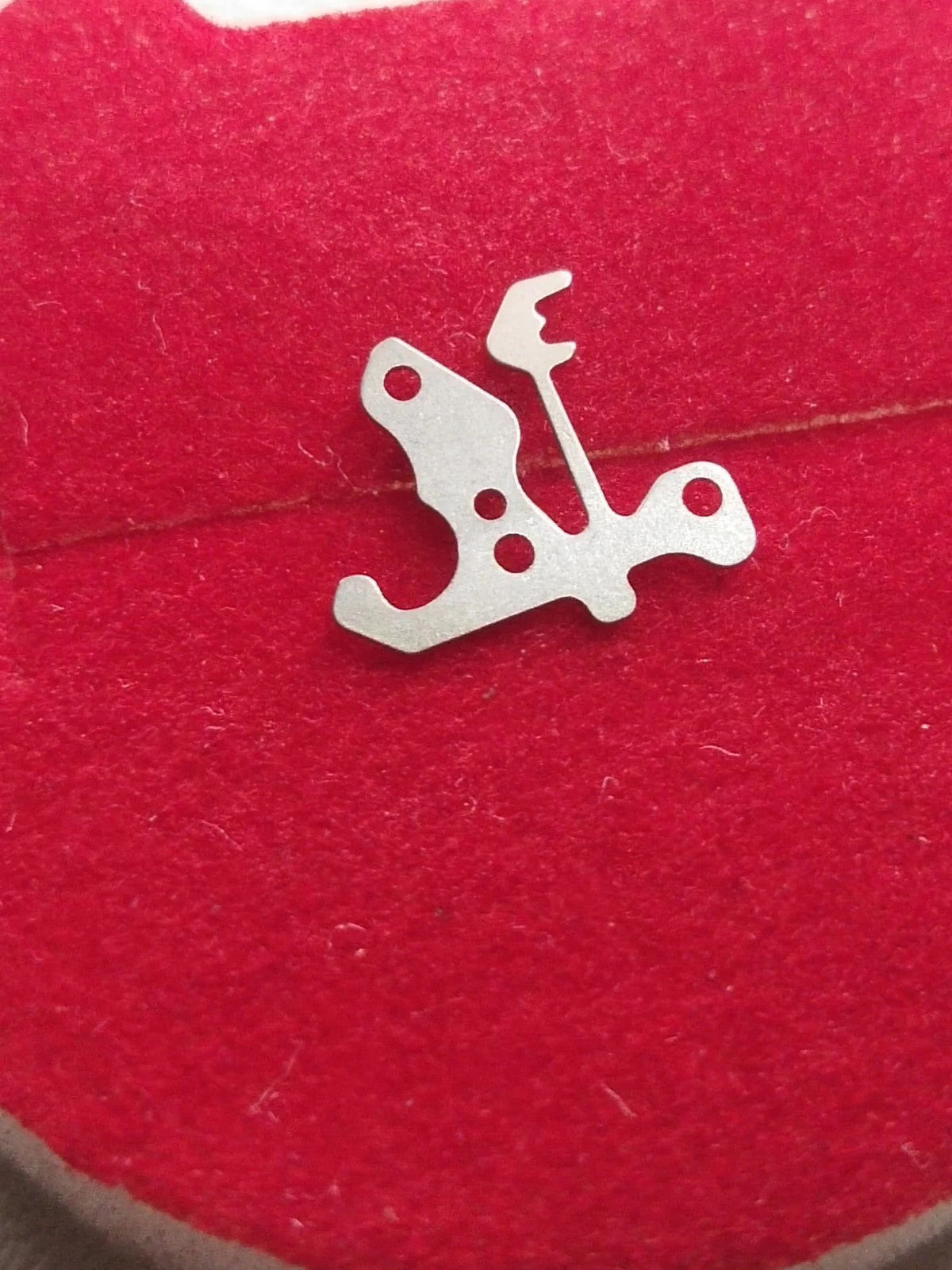 Seiko Part. 386 589 Sitting lever Spring Cal. 4110A.B (1pc