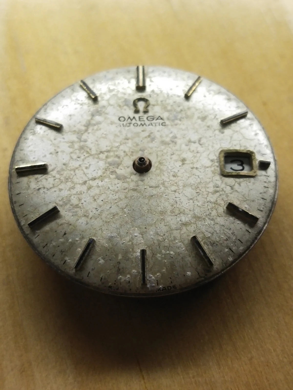 Omega 565 movement with dial / fully working / used