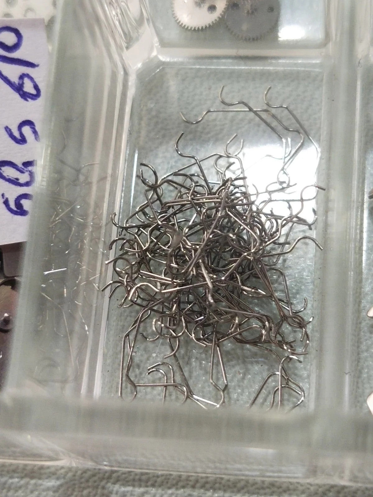 NOS Seiko Parts 586 610 Cal. 6138A/1pc