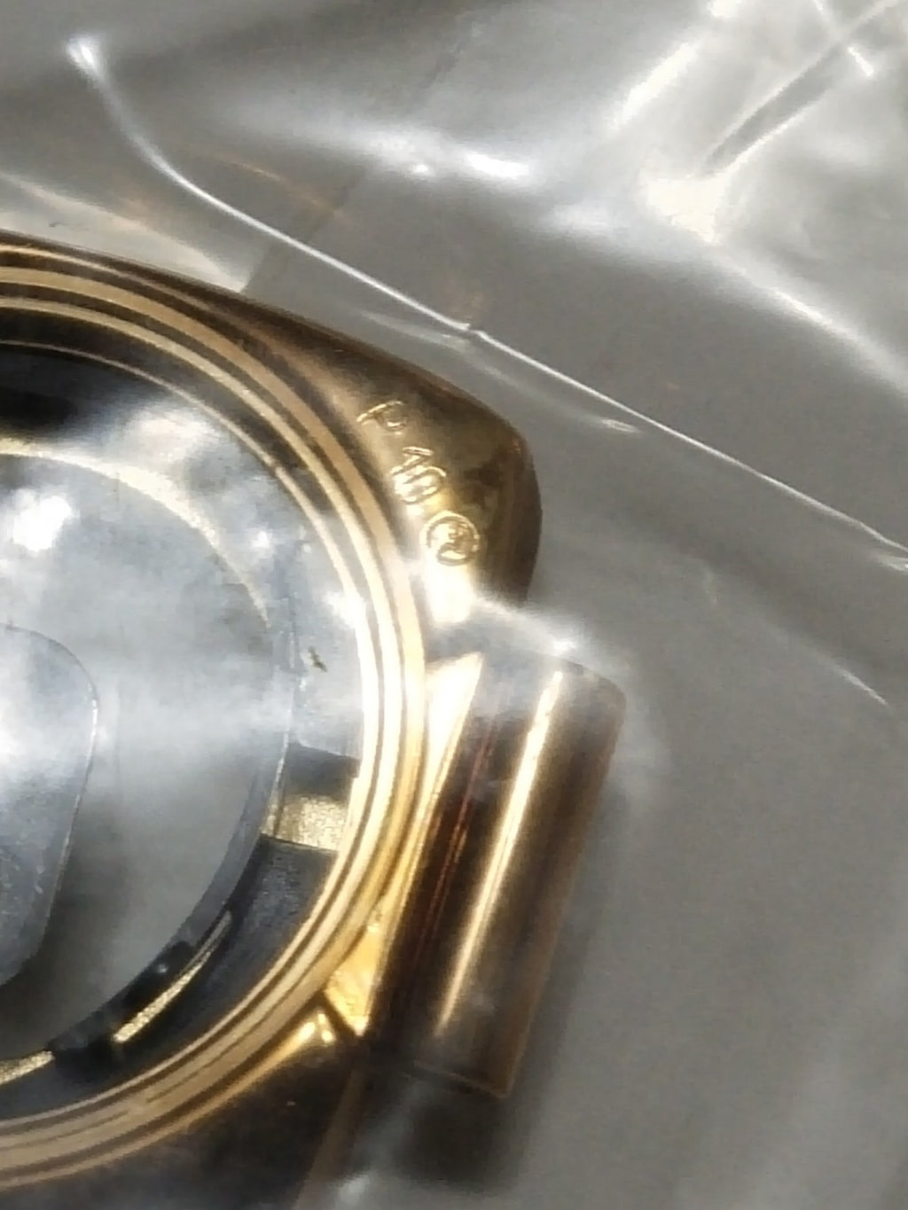 GUCCI Original / Complete Case/ Part No. 102.6400.2/ 6400L Gold color 