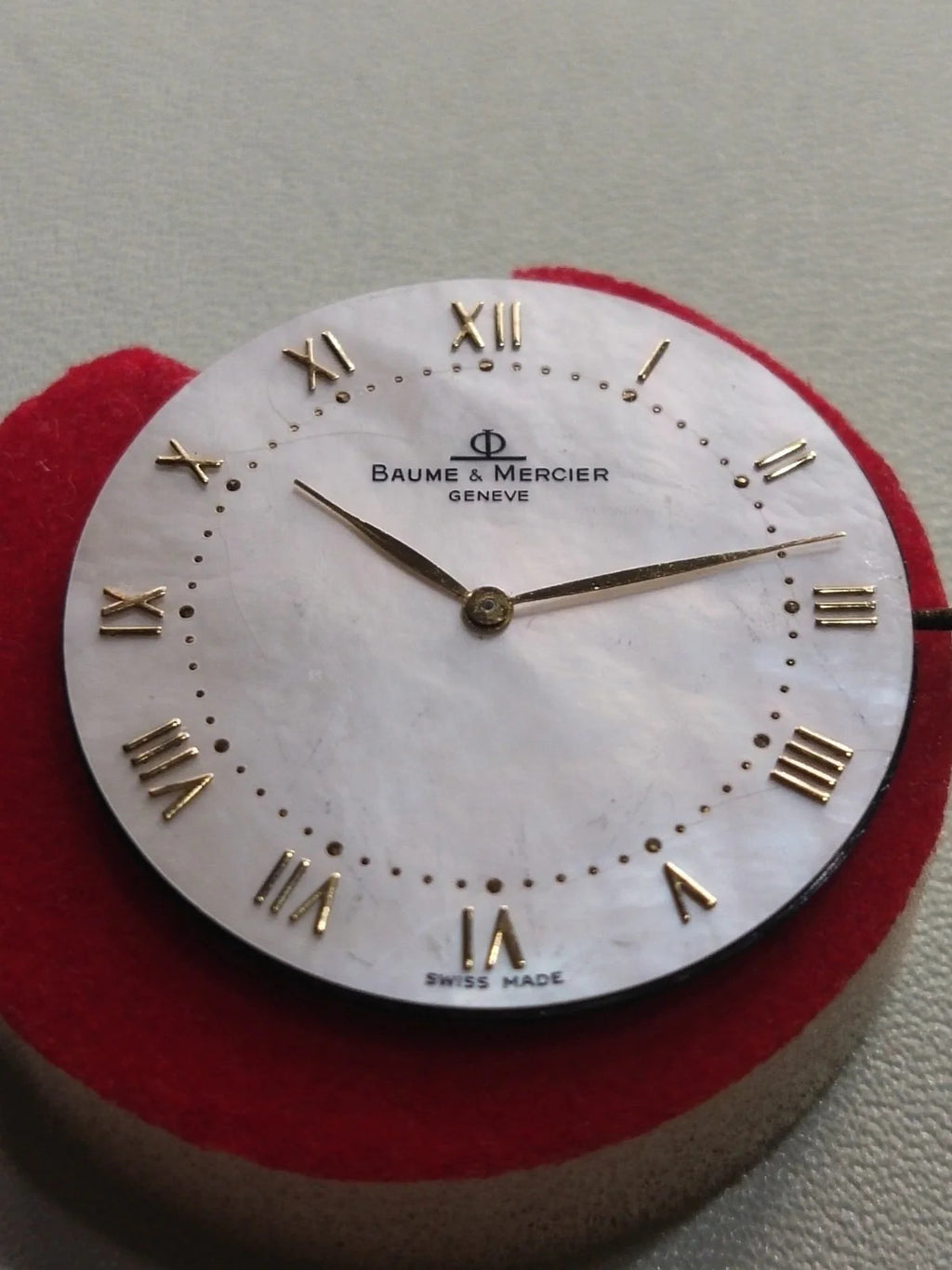 movement/ Dial seashll BAUME MERCIER ETA 210 001/ Corona/ hands Full work /used