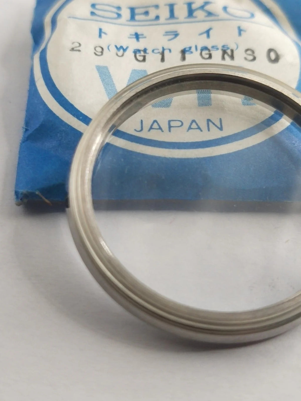 New Old Stok original Seiko glass 290G11GNS