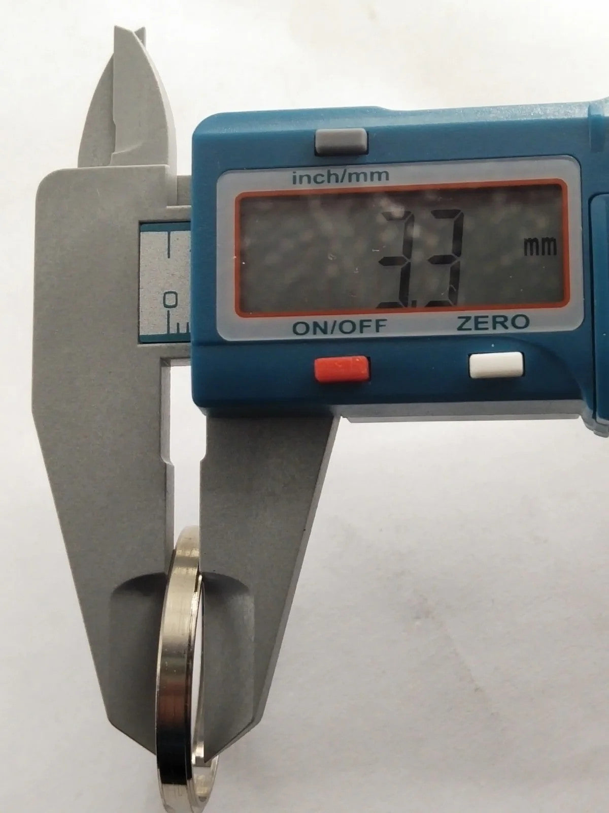 NOS Seiko Part . 8310 8421 / Case Ring