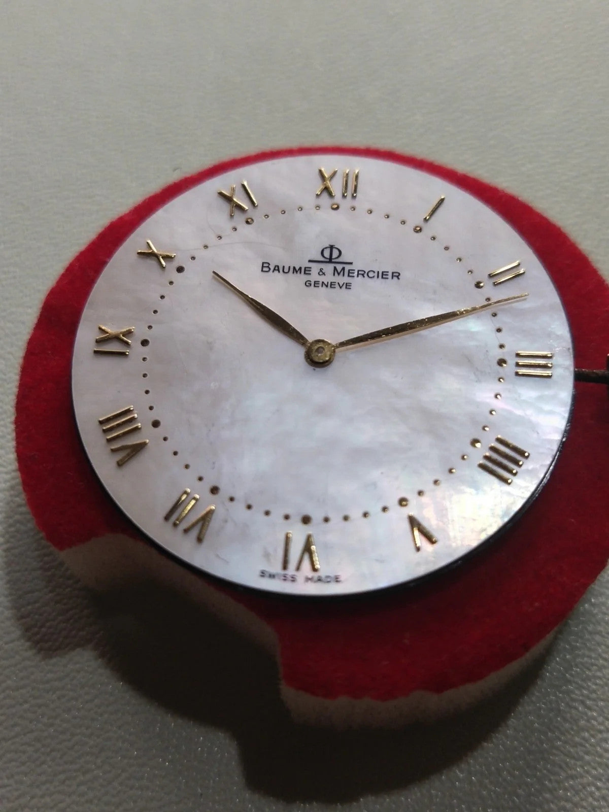 movement/ Dial seashll BAUME MERCIER ETA 210 001/ Corona/ hands Full work /used