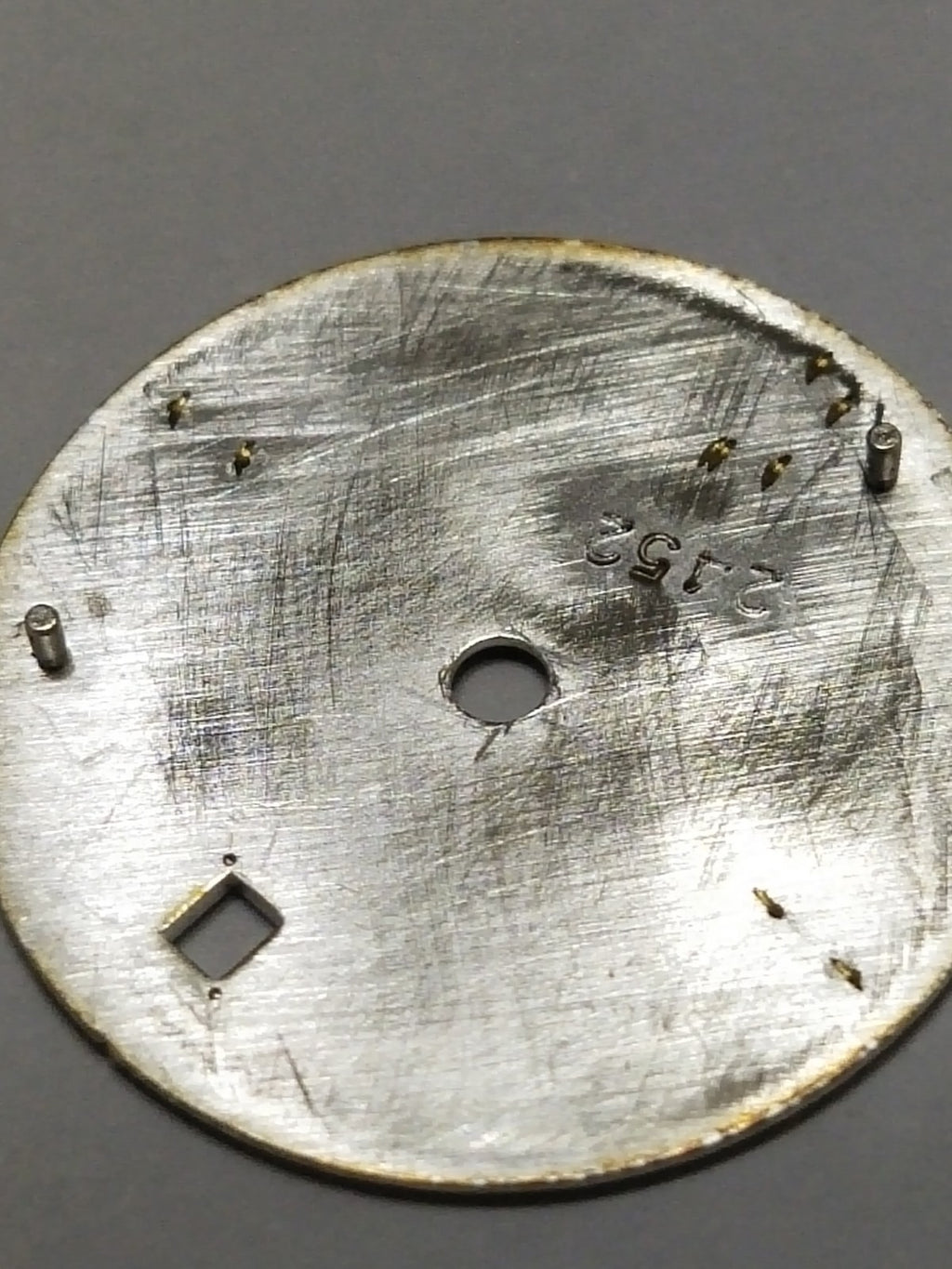 GUCCI Original / Dail  / Part No. YDA051.A422.4/ Creamy  color 