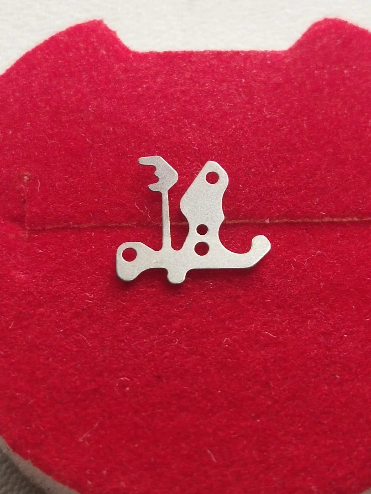 Seiko Part. 386 589 Sitting lever Spring Cal. 4110A.B (1pc