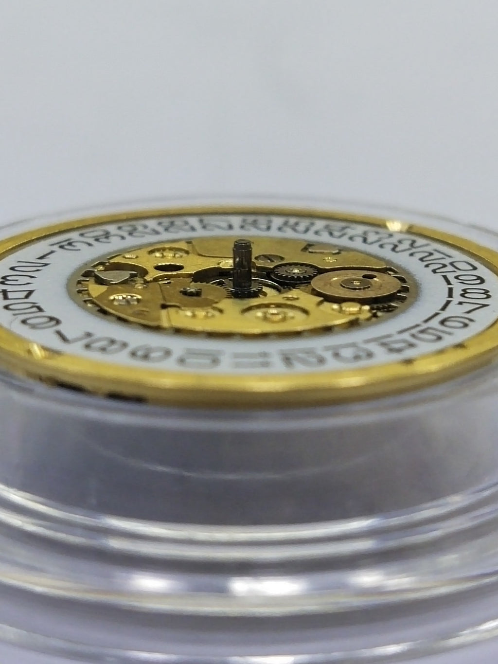 ETA 255 441 movement / 2 hands / date 3/4 clock /The Long minute wheel/Full work