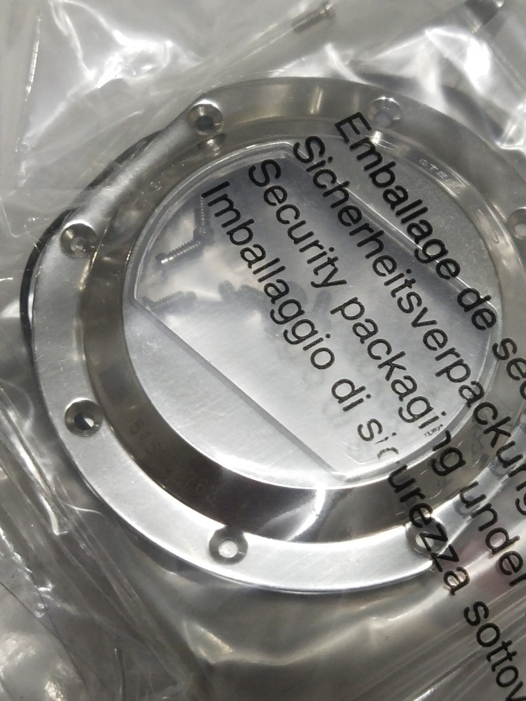 GUCCI Original / Complete Case/ Part No. YDA04086/Factory sealed 