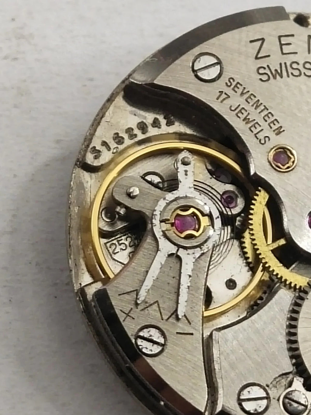 Manual movement / ZENITH / Cal . 2522C With hands / Case Ring Used full working