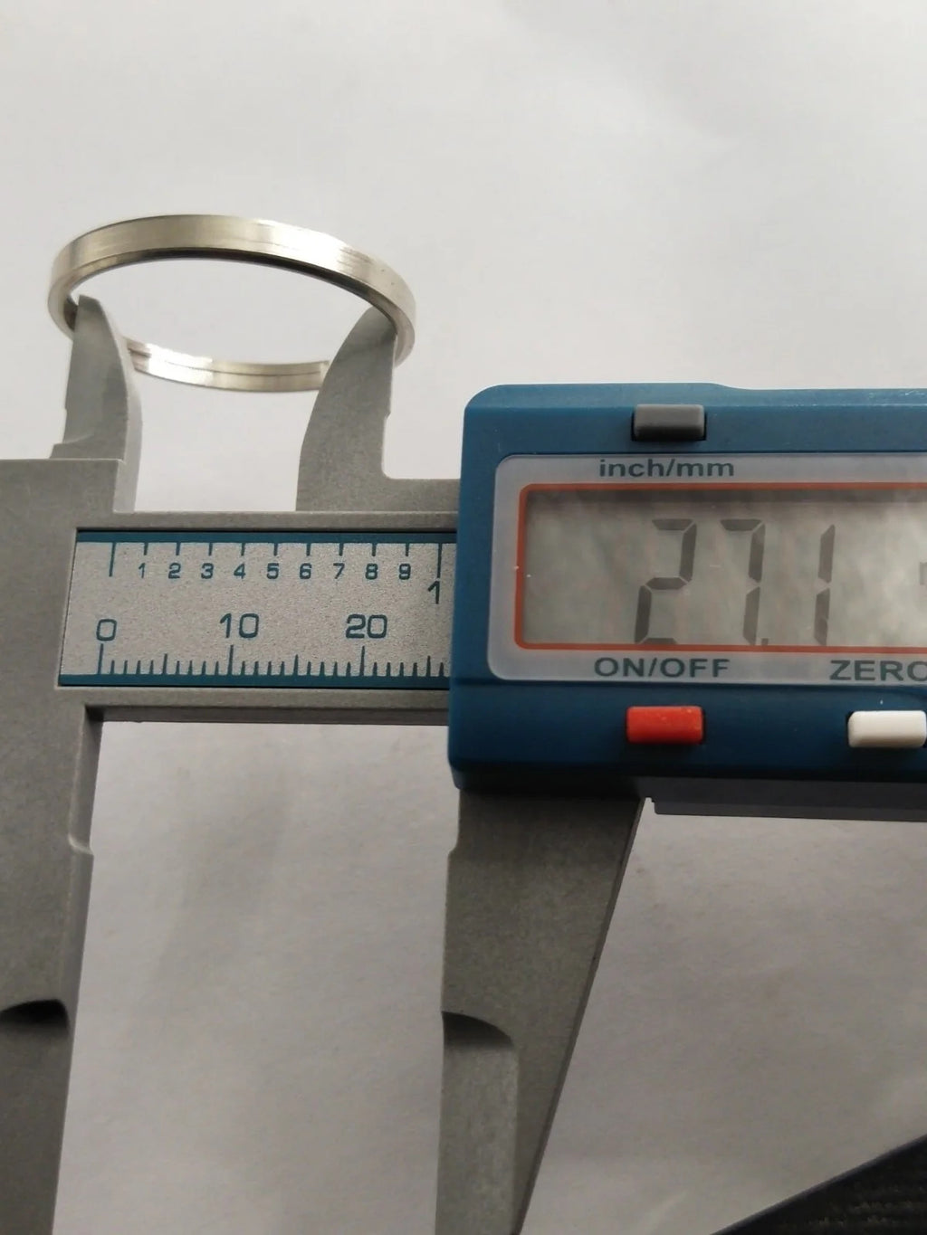 NOS Seiko Part . 8310 8771 / Case Ring