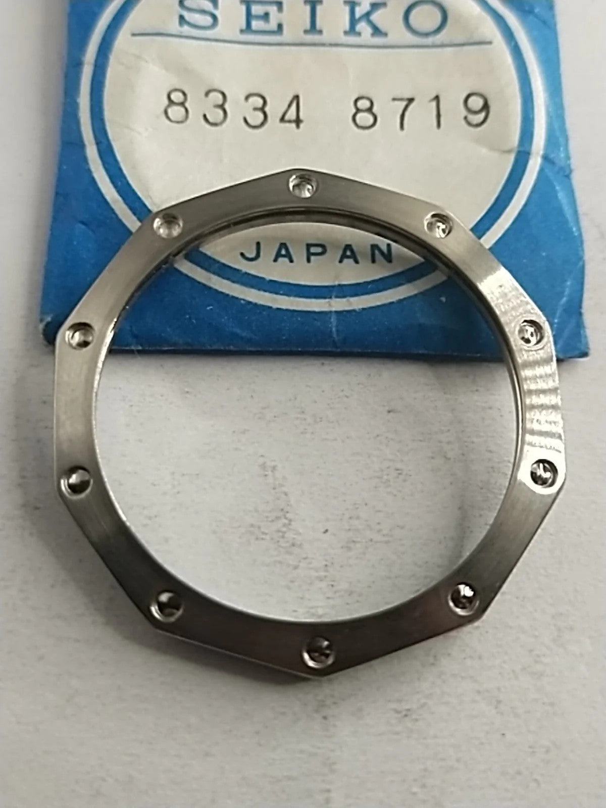 NOS Seiko original Bezel / Part 8334 8719