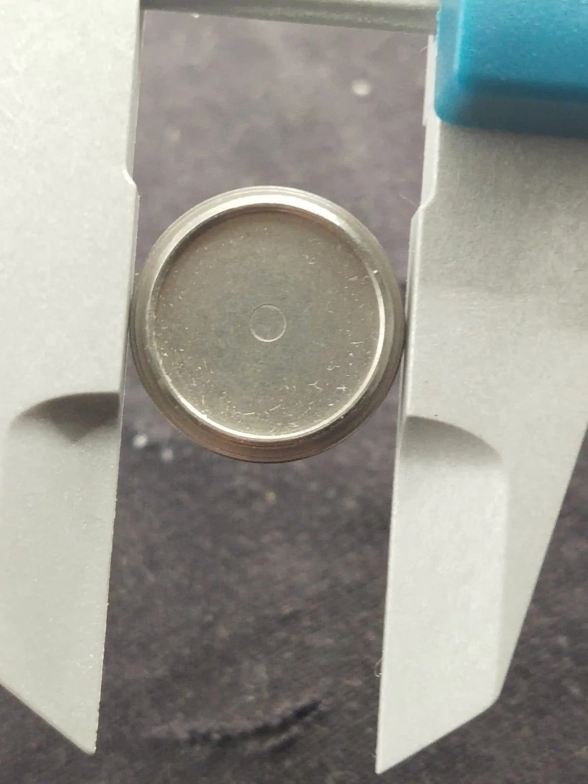 NOS Seiko Part . 8359 1899 Battery Hatch Cover