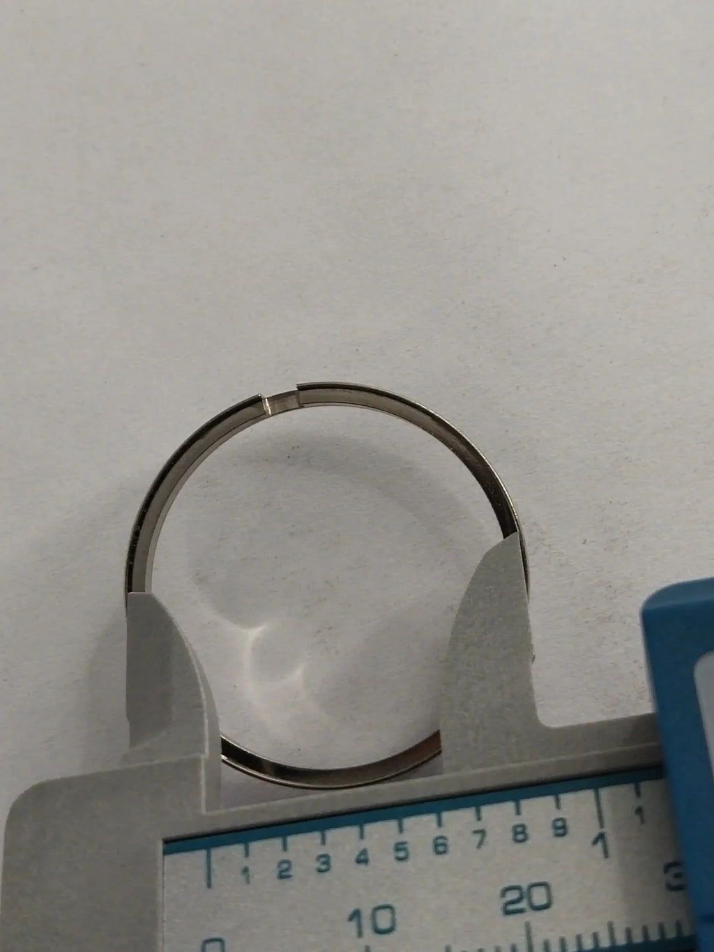 NOS Seiko Part . 8310 8421 / Case Ring