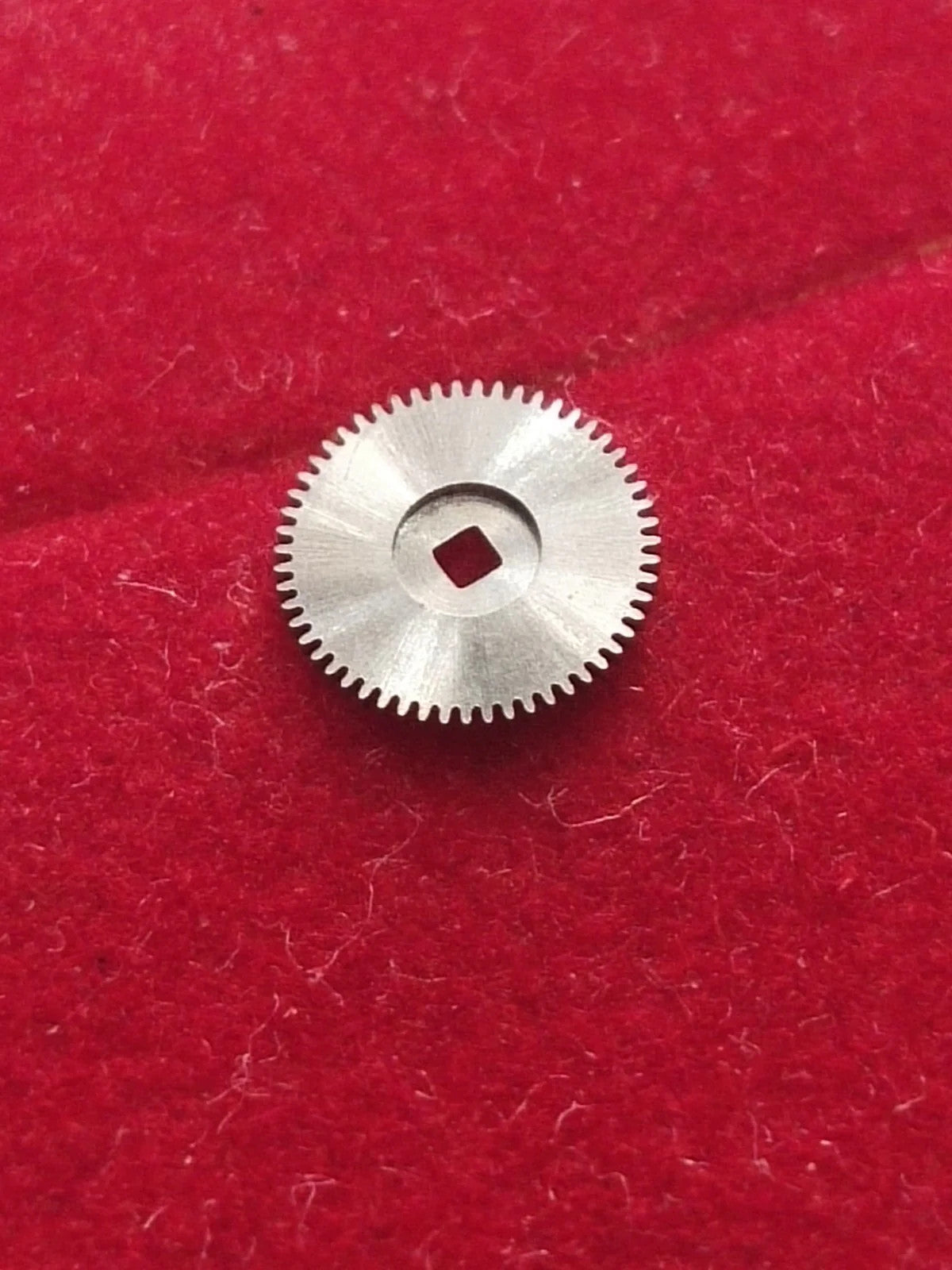 NOS Seiko Parts 505 001 Cal. 5106A/1pc