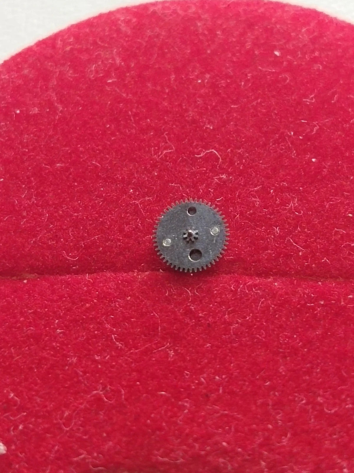 NOS Seiko Parts 667 250 /1pc