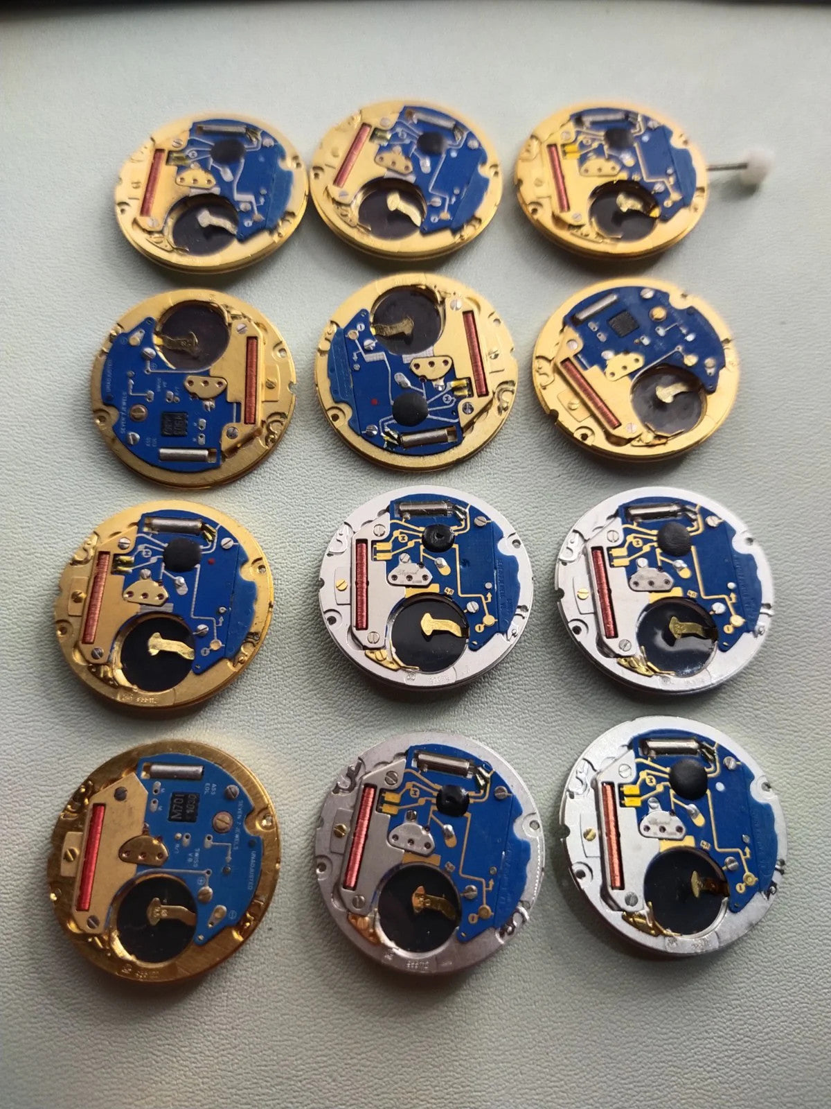 ETA 955.112 movement / 3 hands / date 3/4 clock / used / full working /1pc