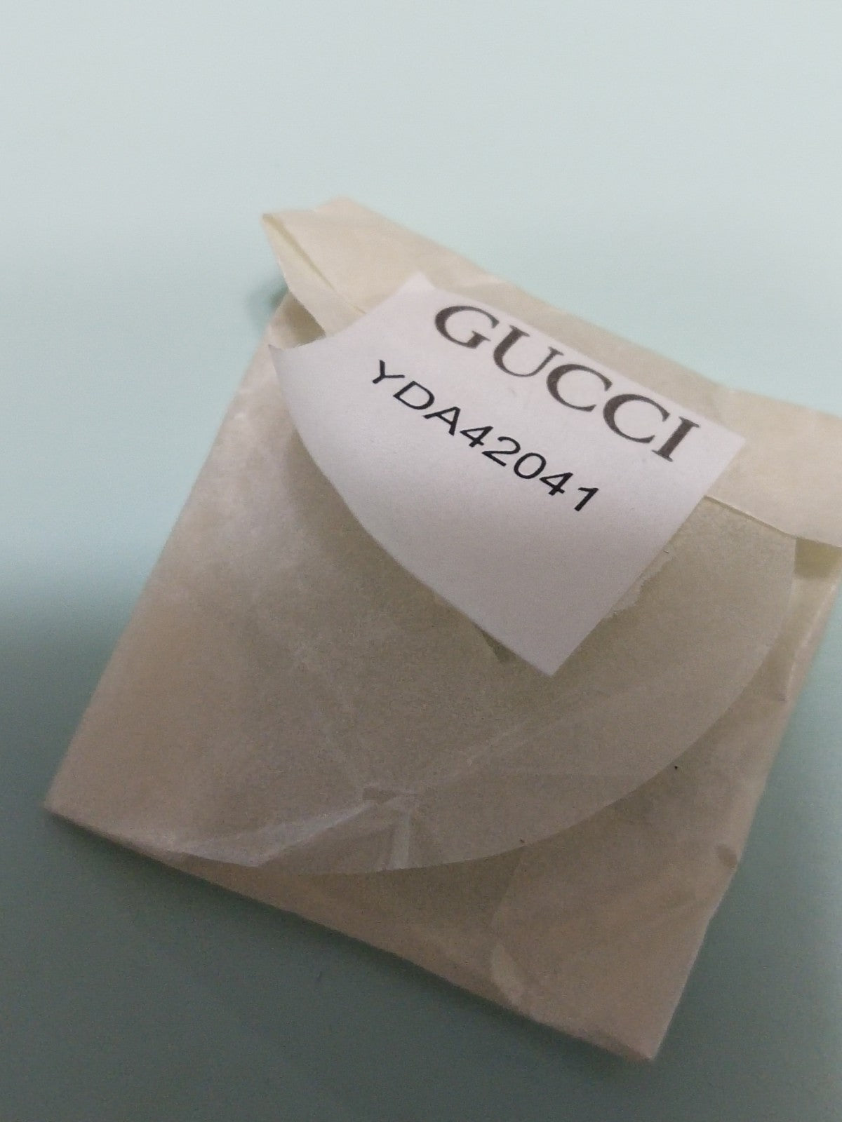 GUCCI Original /Sapphire Crystal / Part No. YDA 42041