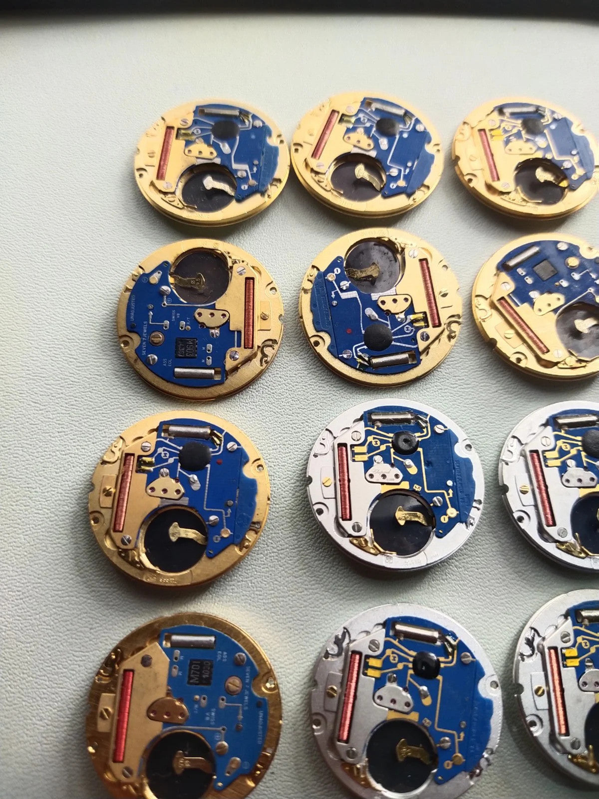 ETA 955.112 movement / 3 hands / date 3/4 clock / used / full working /1pc