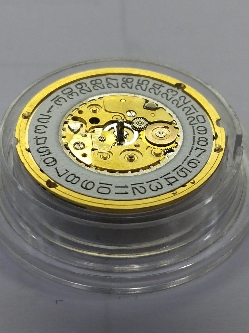 ETA 255 441 movement / 2 hands / date 3/4 clock /The Long minute wheel/Full work