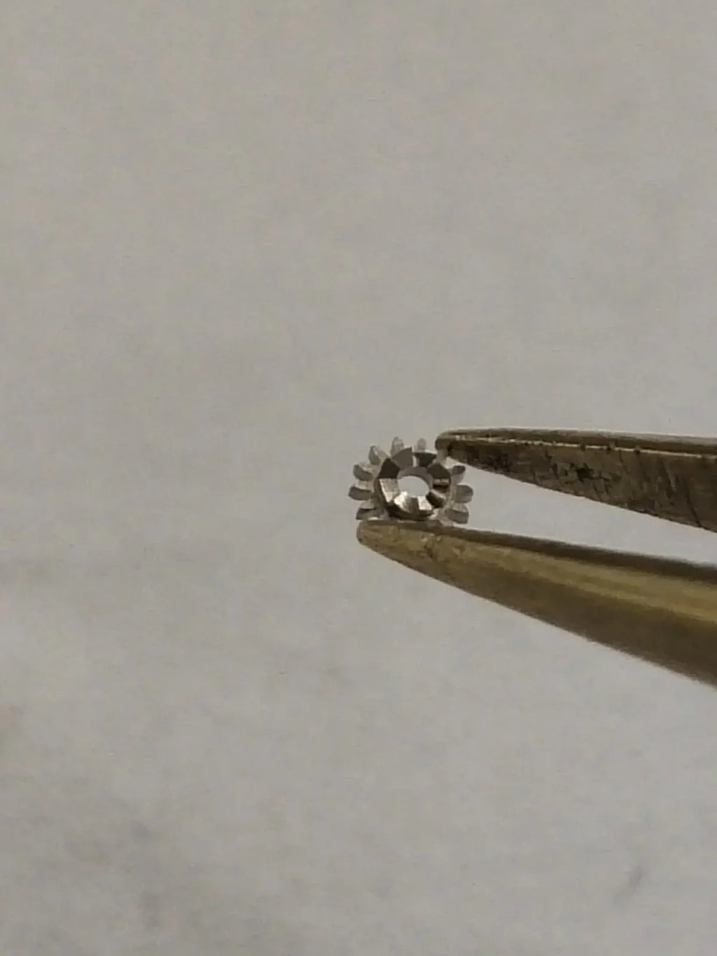 Omega original Cal/ 1000/ Part . 1000-1106 new