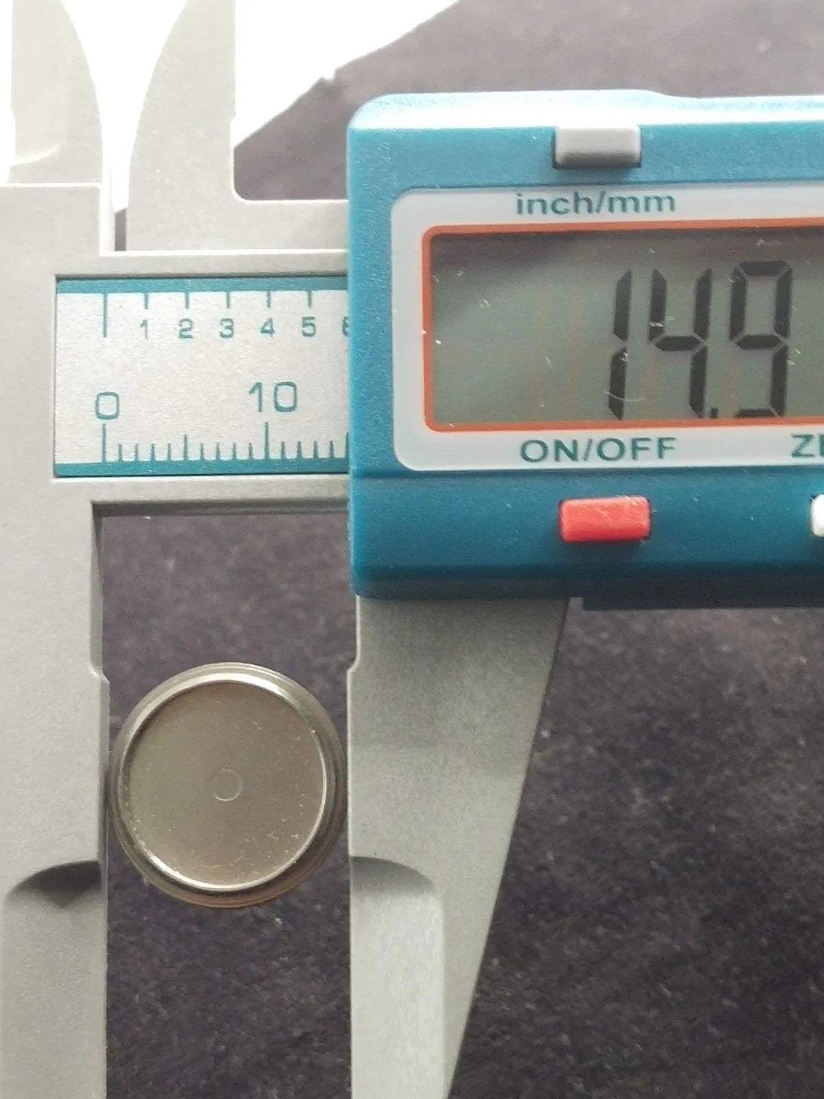 NOS Seiko Part . 8359 1899 Battery Hatch Cover