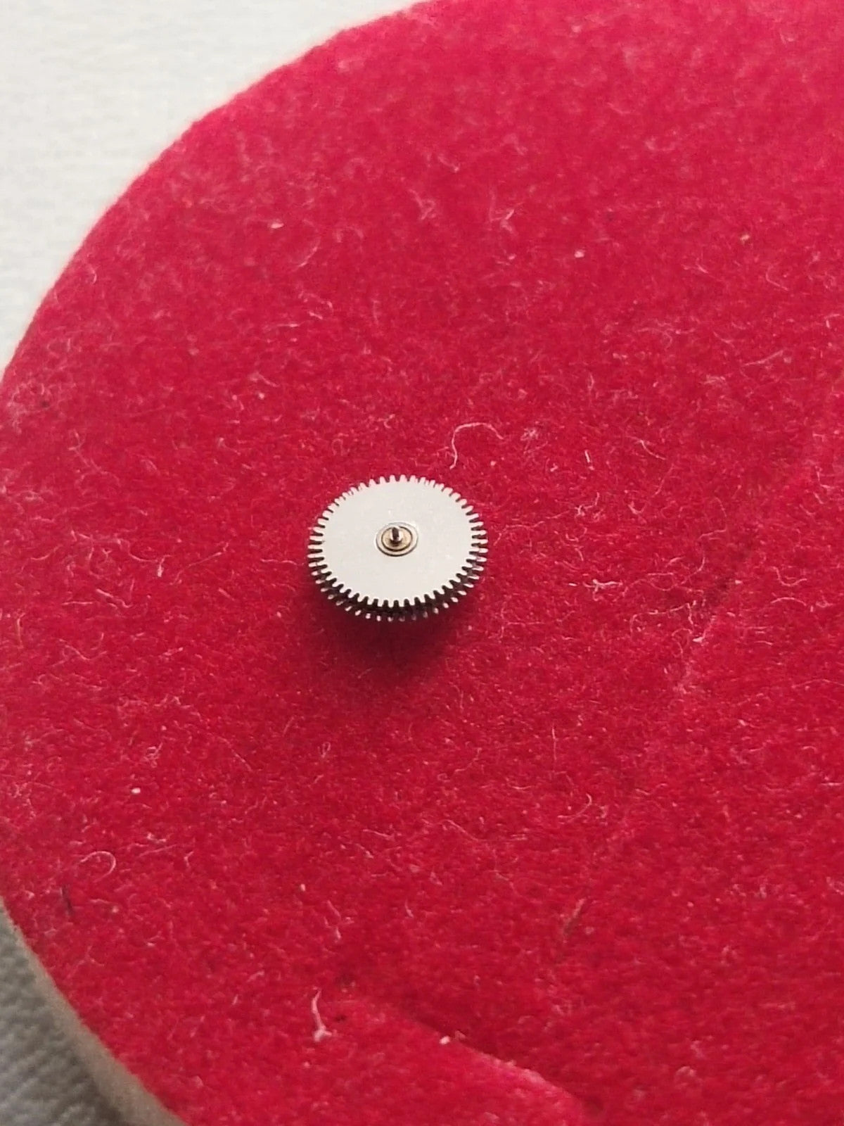 NOS Seiko Parts 667 250 /1pc