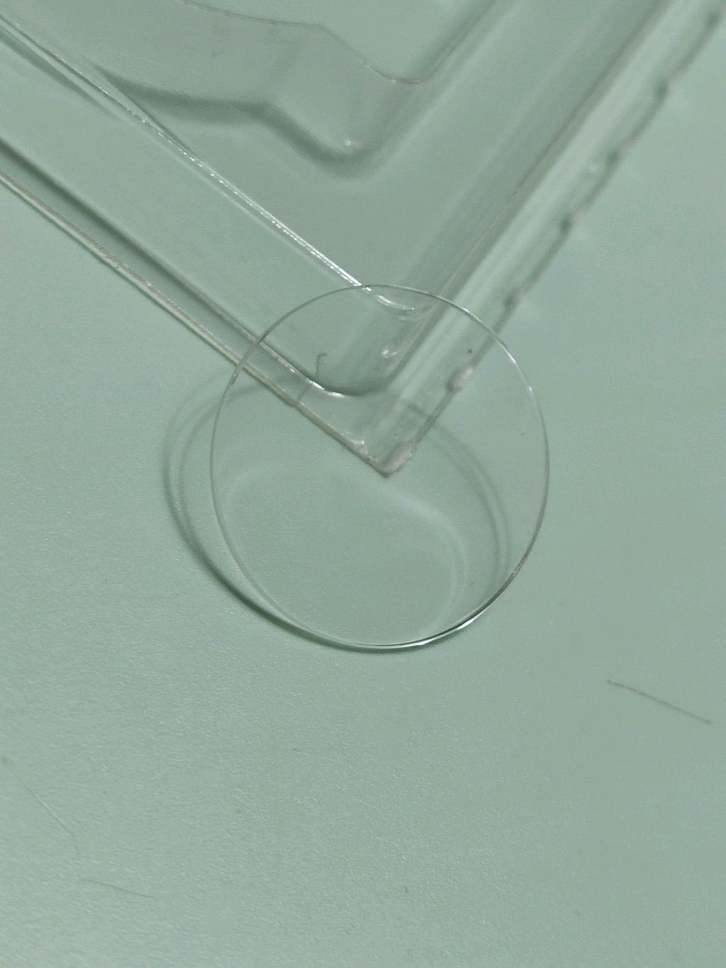 GUCCI Original /Crystal / Part No. 110.69 /0.7 Thickness 