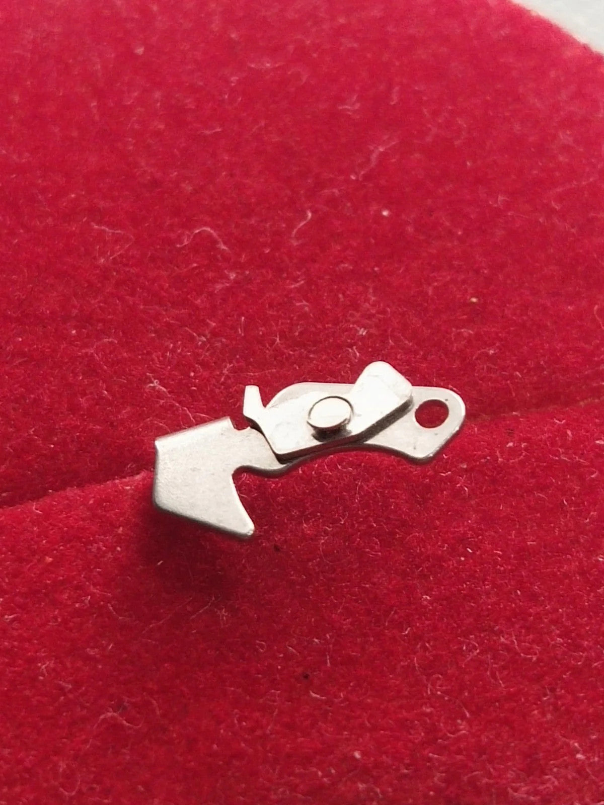 NOS Seiko Parts 587 611 Cal. 6138A/1pc