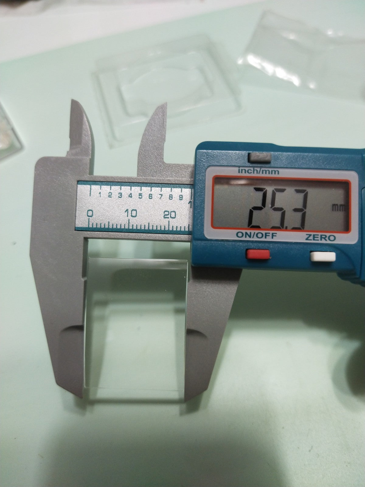 GUCCI Original /Sapphire Crystal / Part No. YDA 42013 /8600M Chrono 