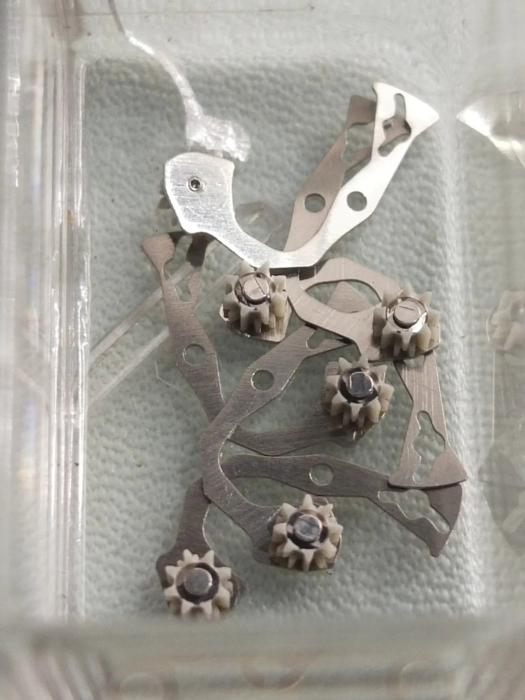 NOS Seiko Parts 981 680/ Cal. 4823/4826(1pc