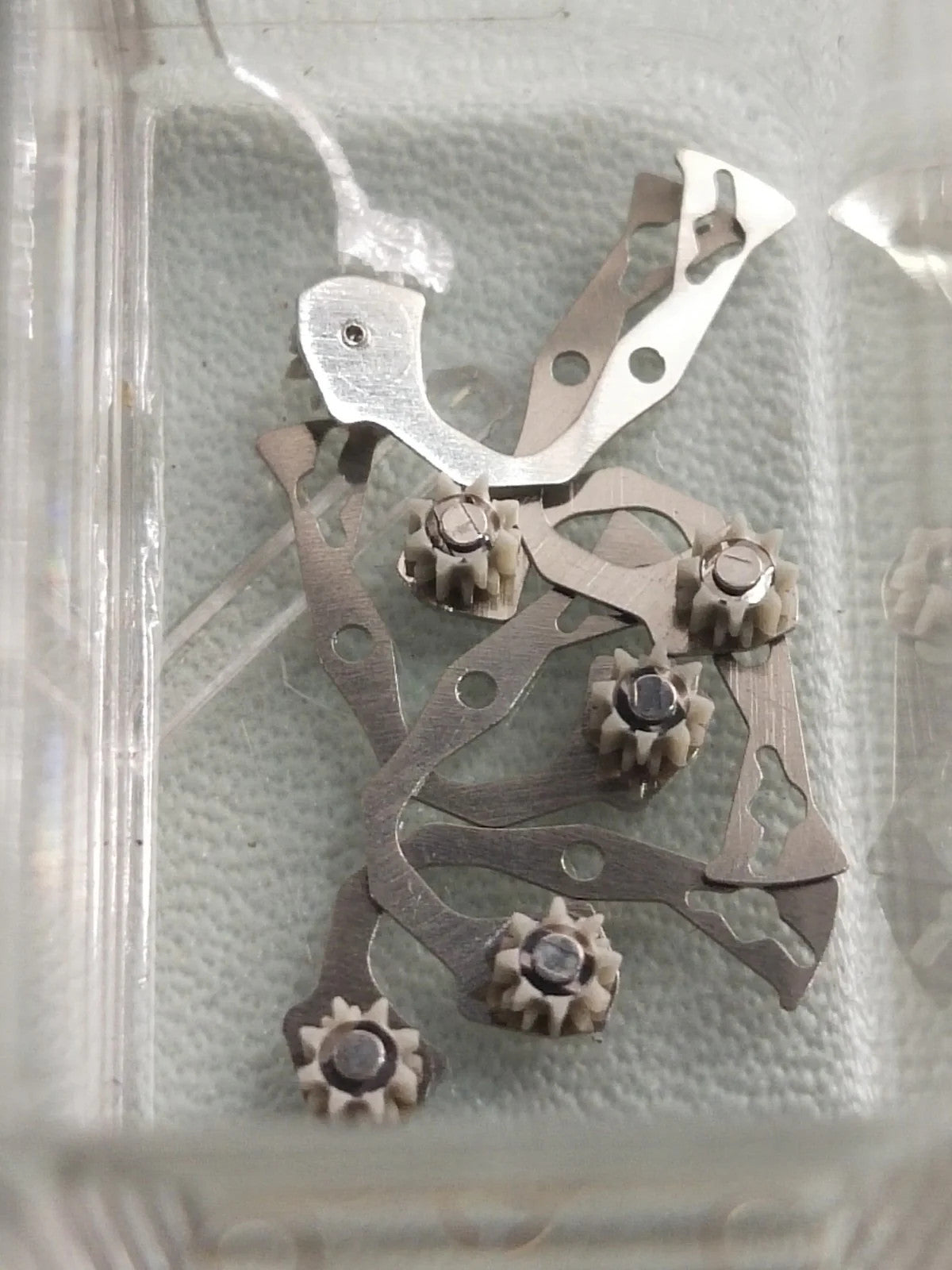 NOS Seiko Parts 981 680/ Cal. 4823/4826(1pc