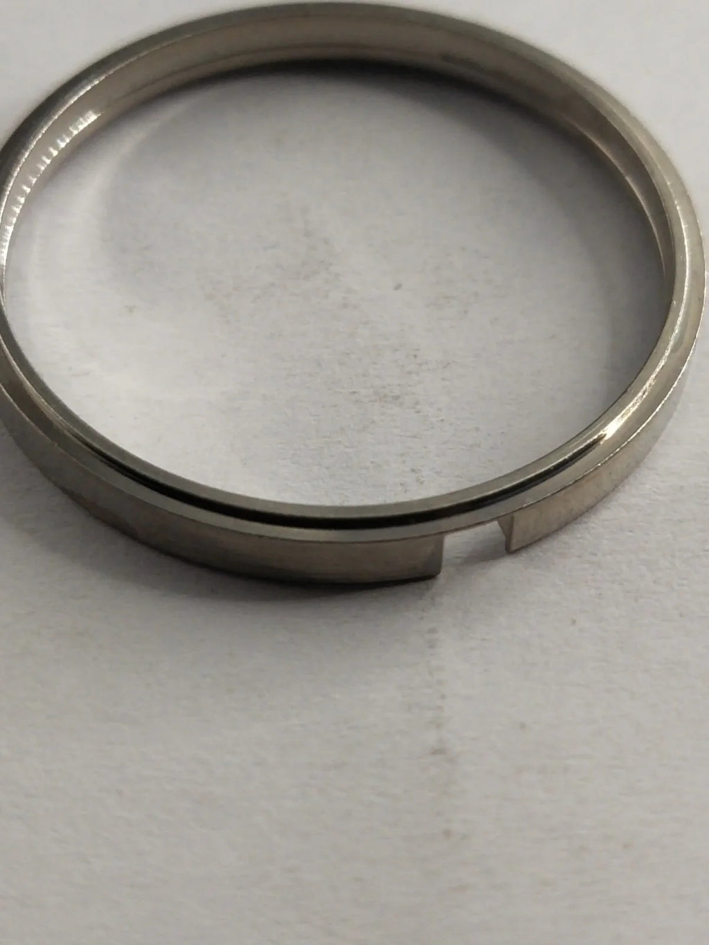 NOS Seiko Part . 8310 8421 / Case Ring