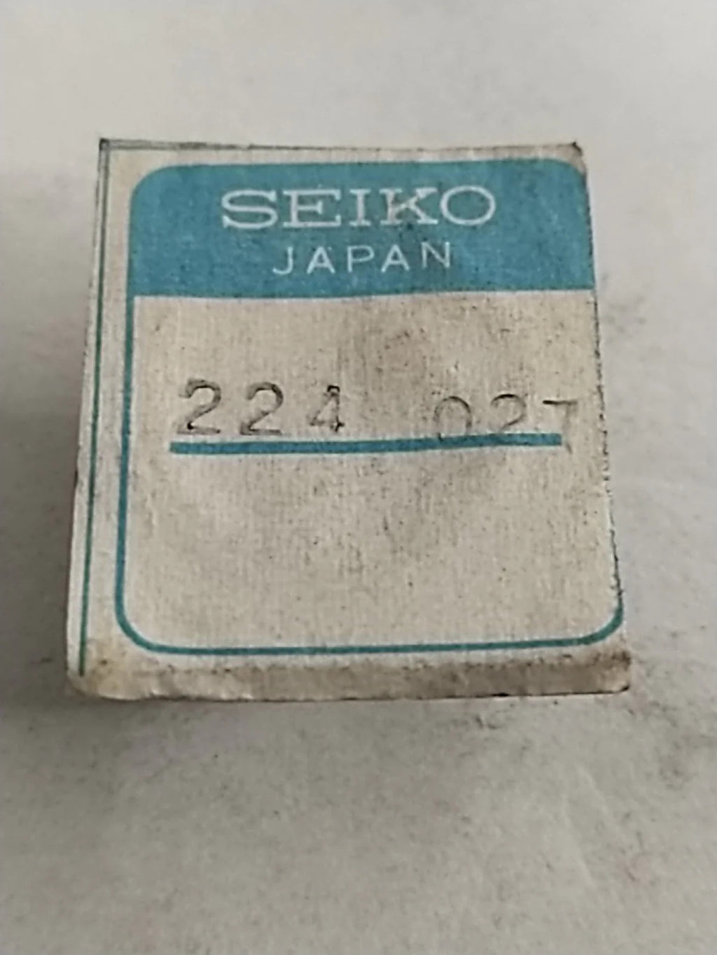 NOS Seiko Part . 224 027 Central wheel and Pinion With Cannon Pinion