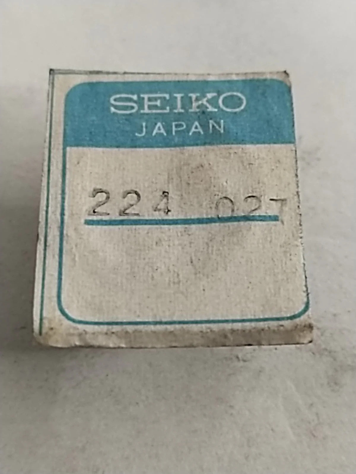 NOS Seiko Part . 224 027 Central wheel and Pinion With Cannon Pinion
